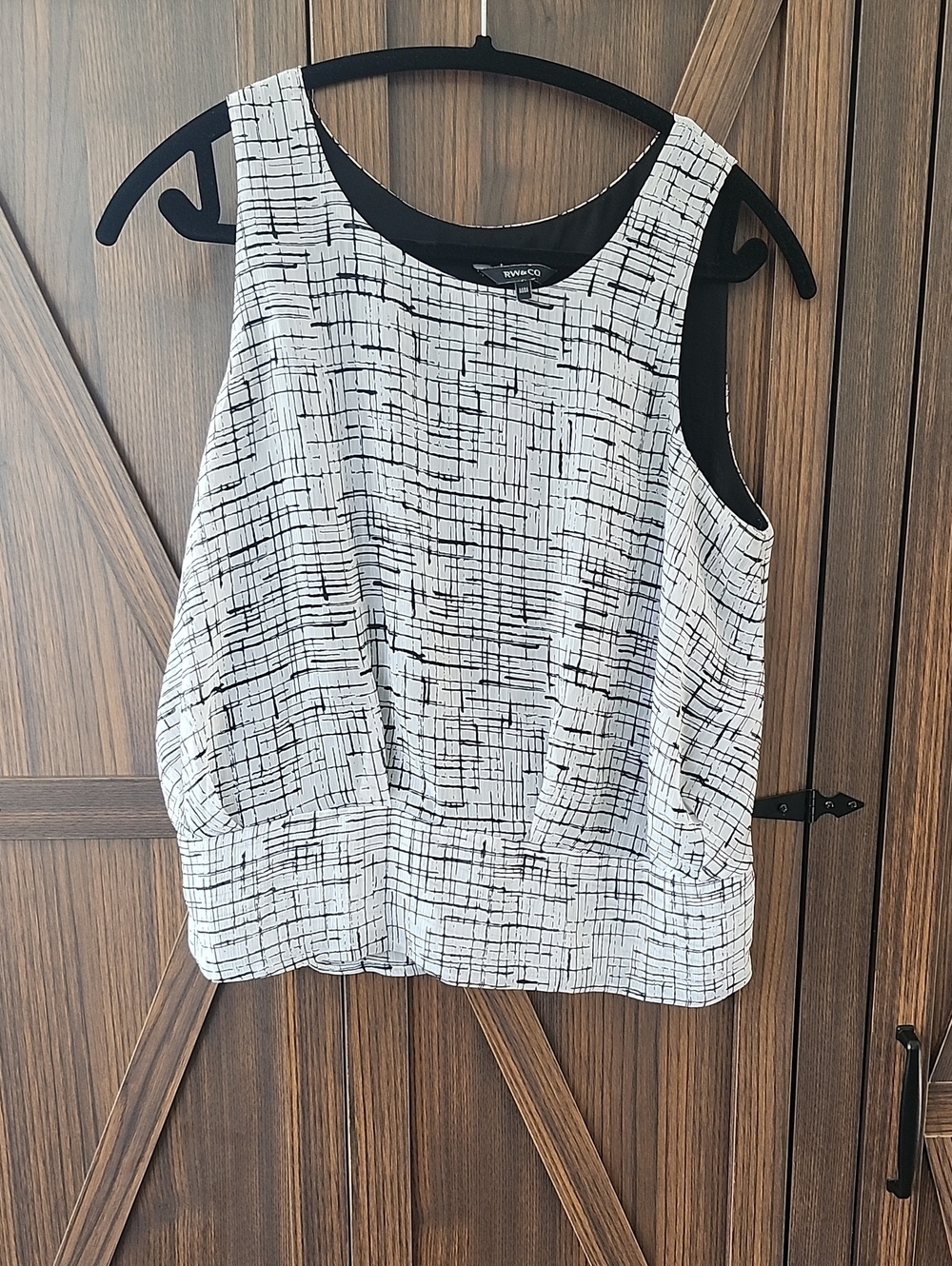 RW&CO. Black & White Abstract Grid Sleeveless Tank